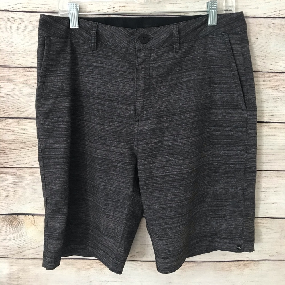 Quicksilver MENS amphibian board shorts size 30
